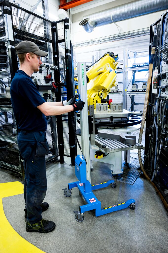 RS1515_Pronomic_Lift&Drive-90IE_Manufacturing-industy-environment_SE20_002
